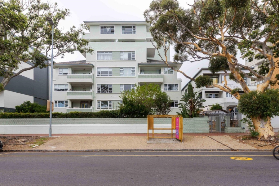 3 Bedroom Property for Sale in Three Anchor Bay Western Cape